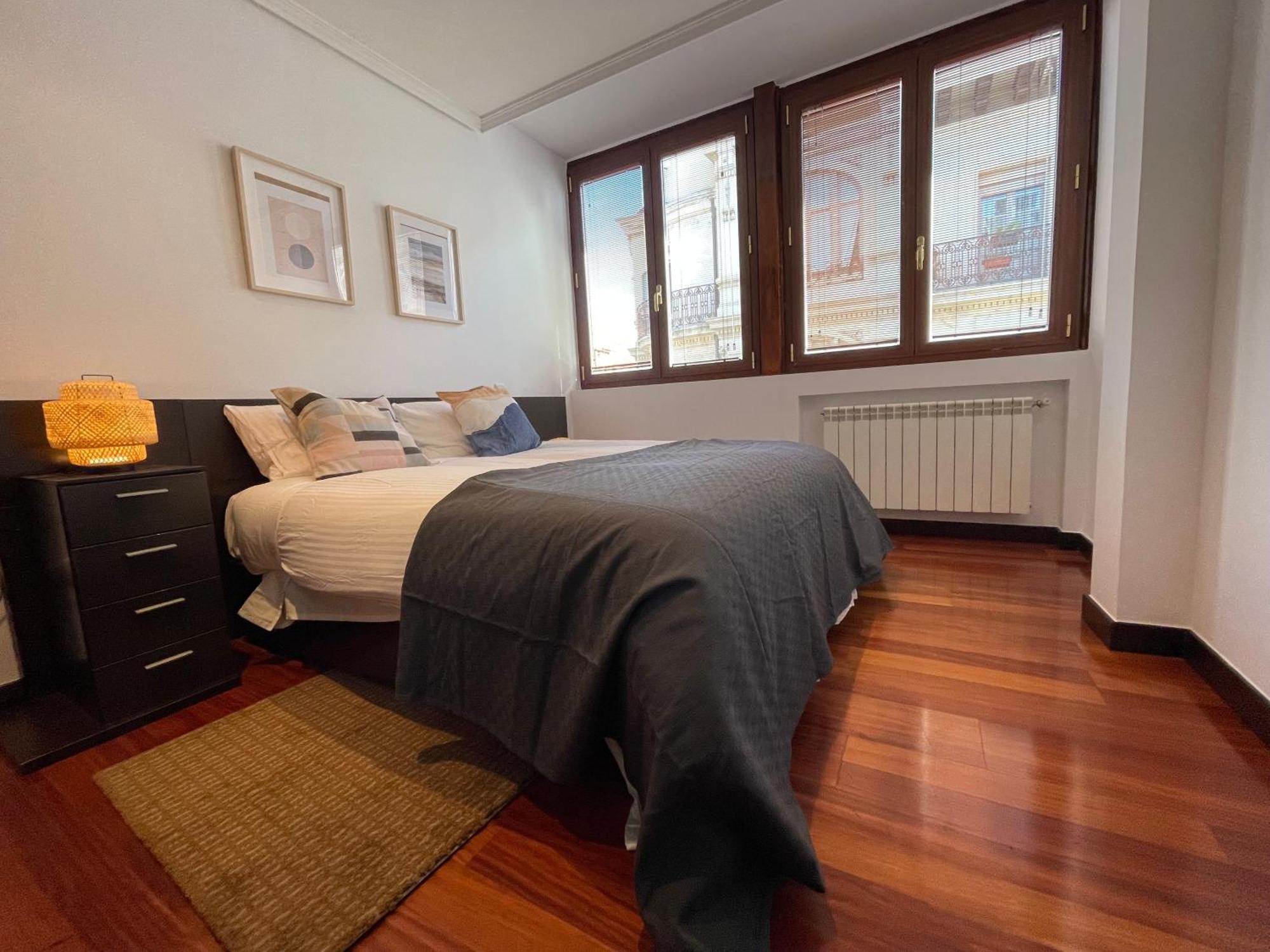 Atuaire Home Vivienda A Luminosa Parking Incluido En Plena Calle Comercial Burgo エクステリア 写真